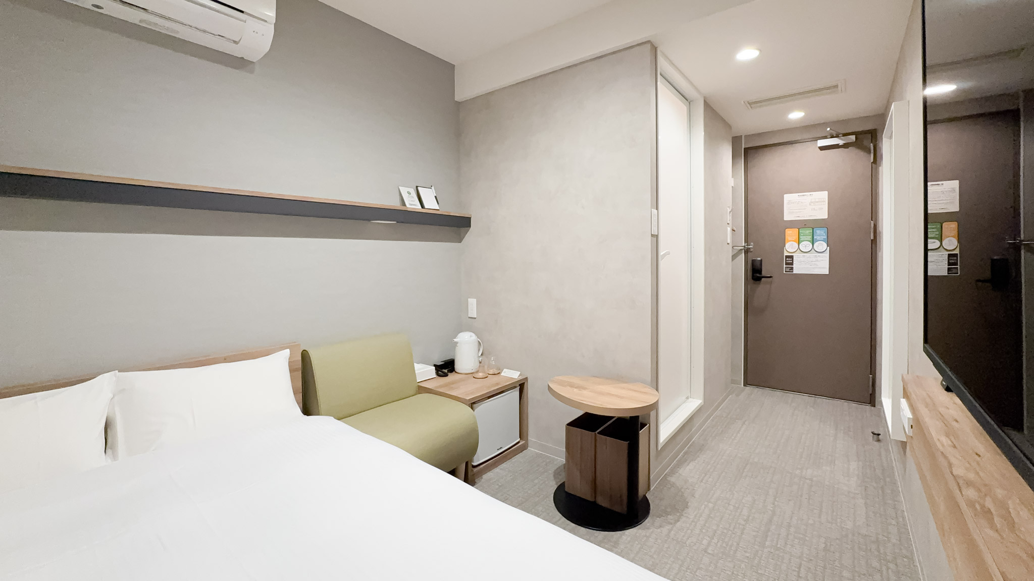 【禁煙・12平米】プレミアムシングル（50型TV・個別空調）