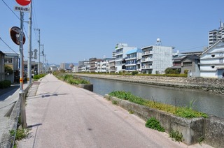 江の口川沿い遊歩道