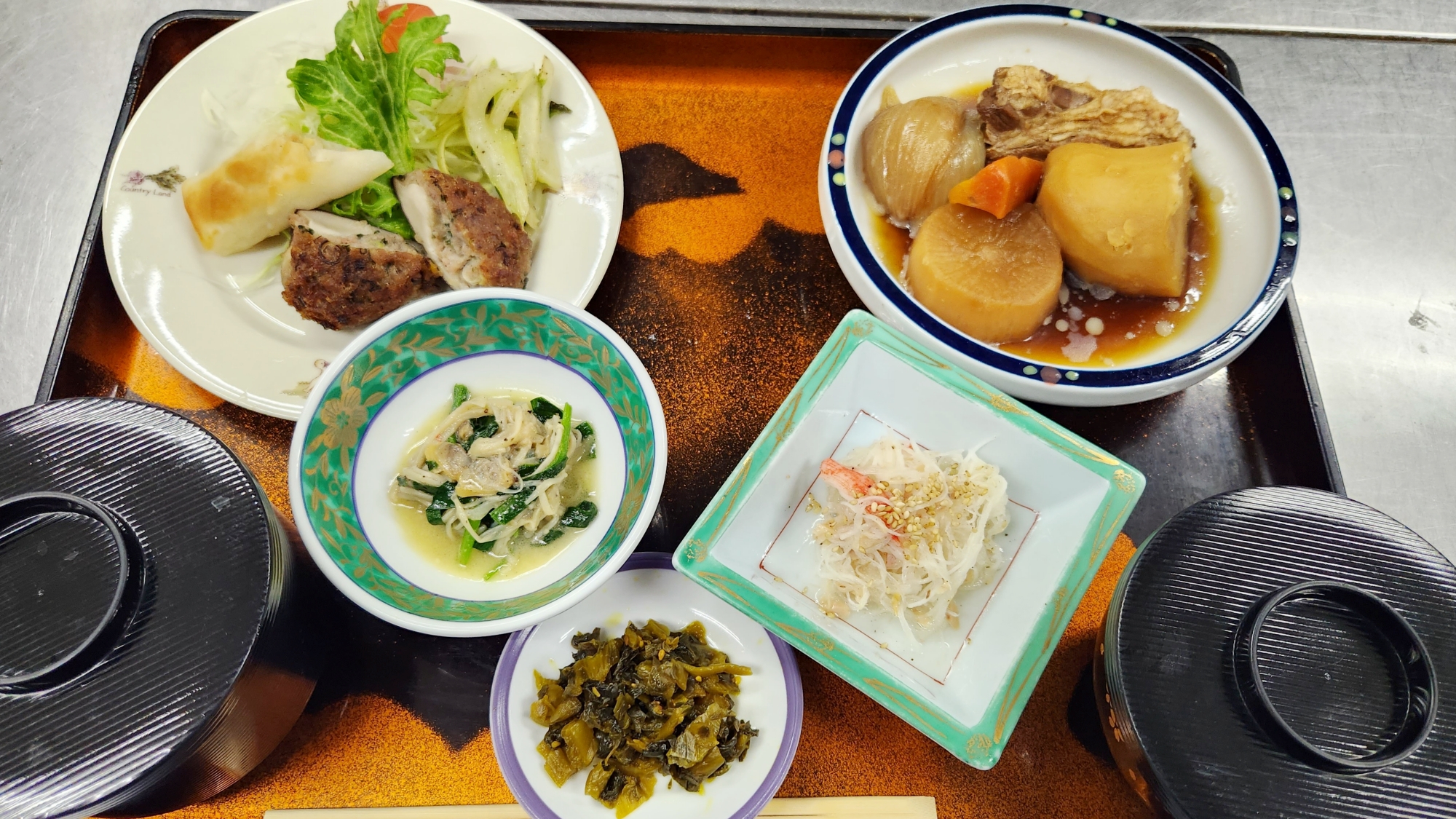 *【夕食一例】ほっとする家庭的な和食料理を、日替わりでご提供いたします。