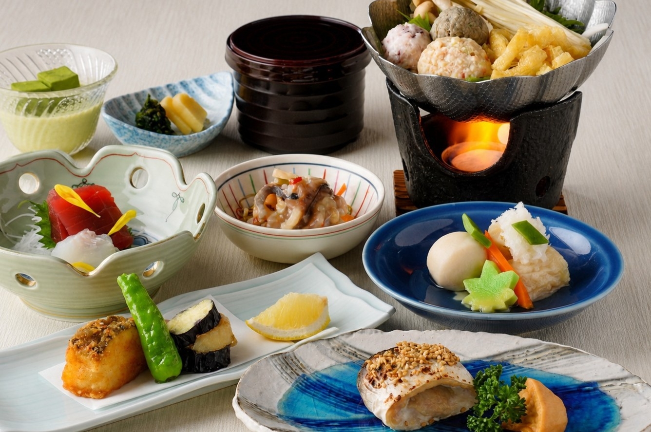 【80万人達成記念プラン】平日11，800円〜♪旬の和食会席と源泉かけ流し温泉を満喫
