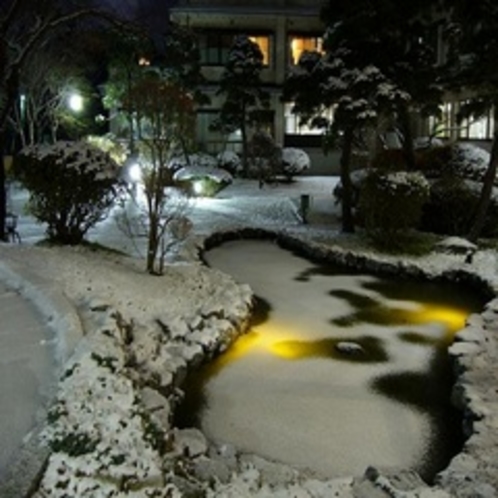 自慢の歴史ある庭園【冬季夜】
