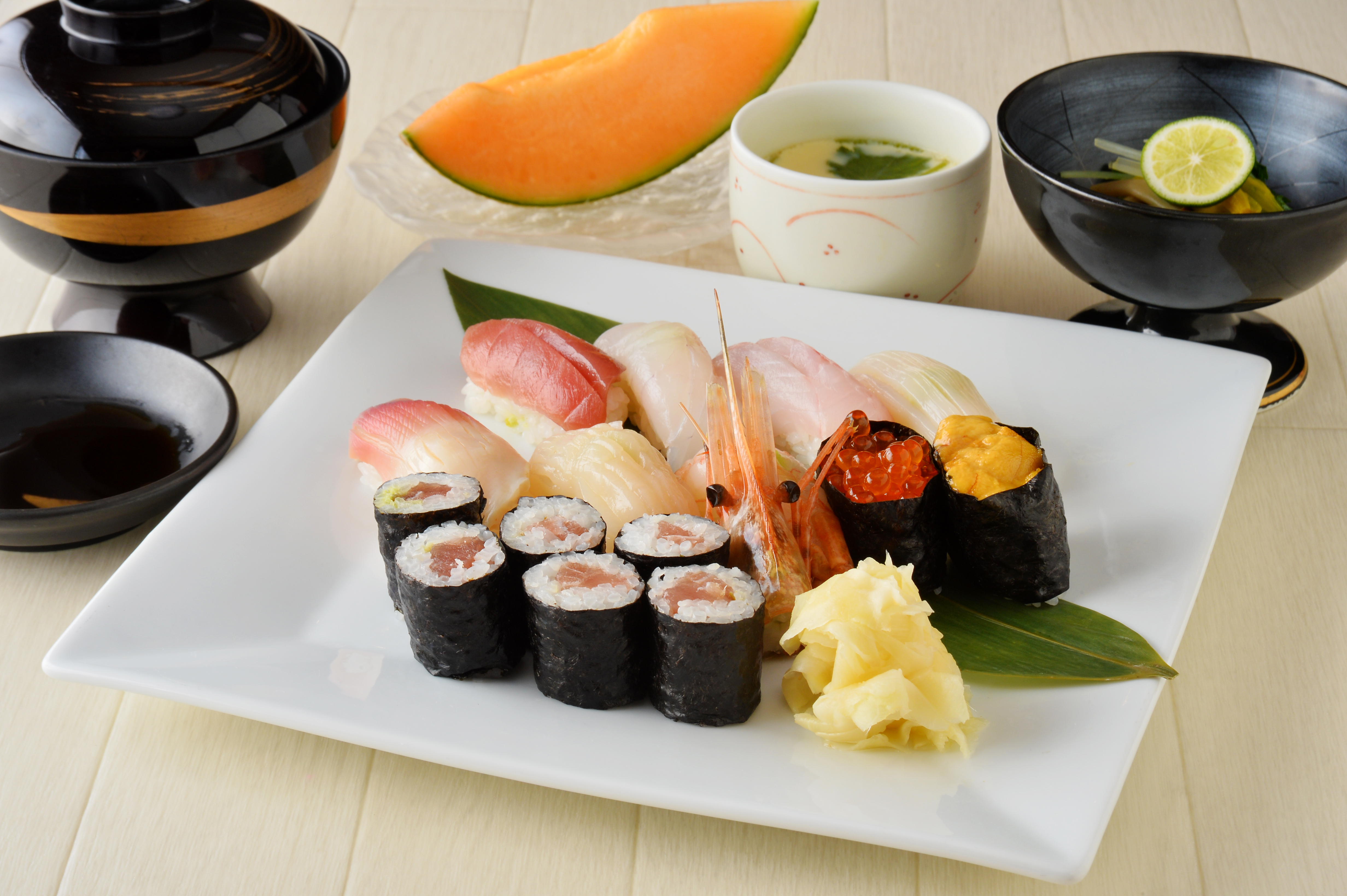 湯ったりランチプラン【彩り寿司御膳】