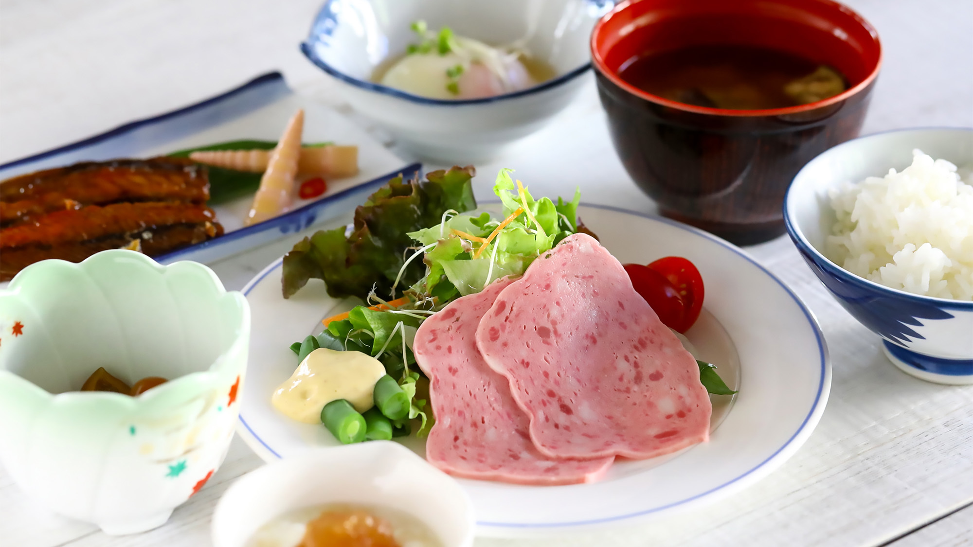 【朝食付】朝はしっかり食べて1日をスタート！＜横手山の大自然と満点の星空を楽しめる絶景宿＞