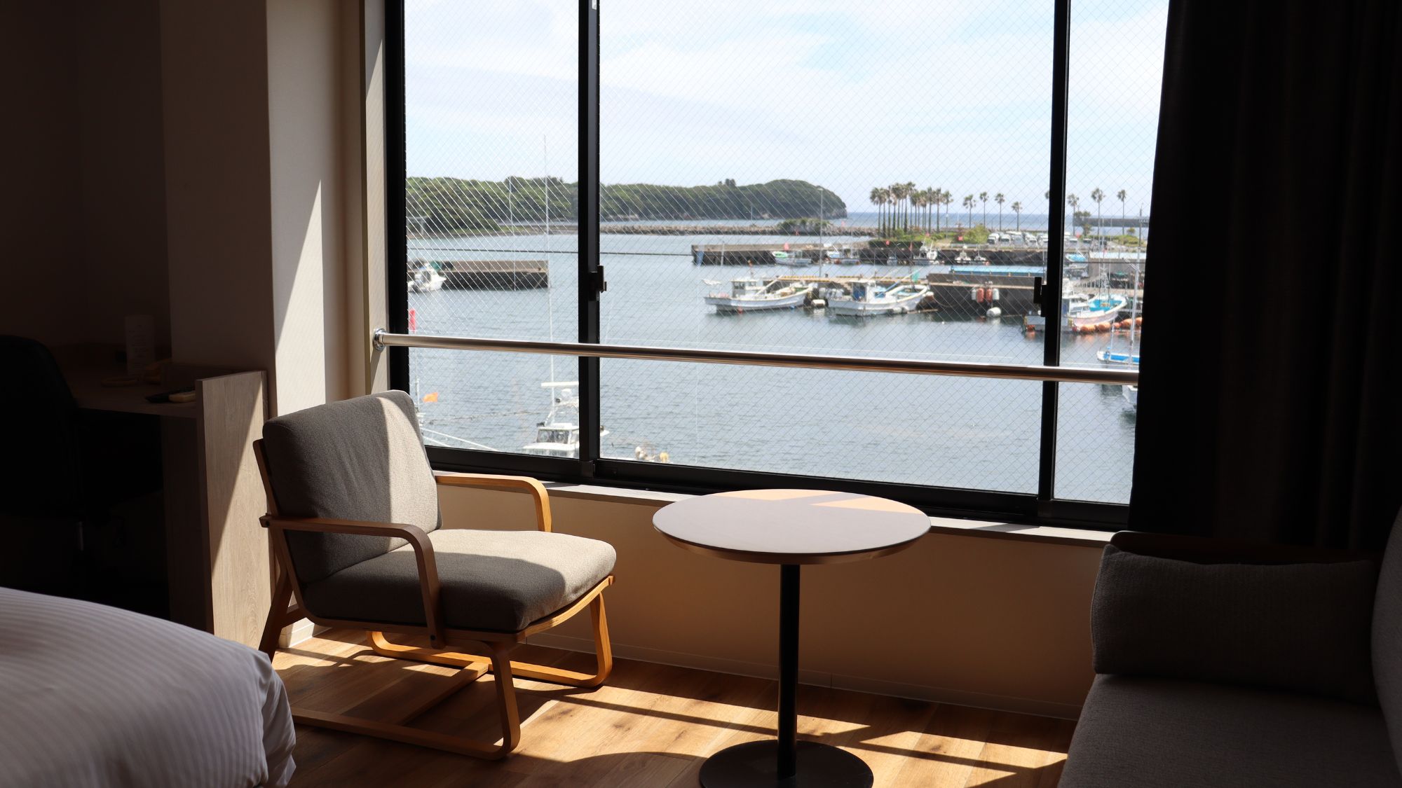 Bタイプ【シャワールーム付き洋室】窓から見える景色