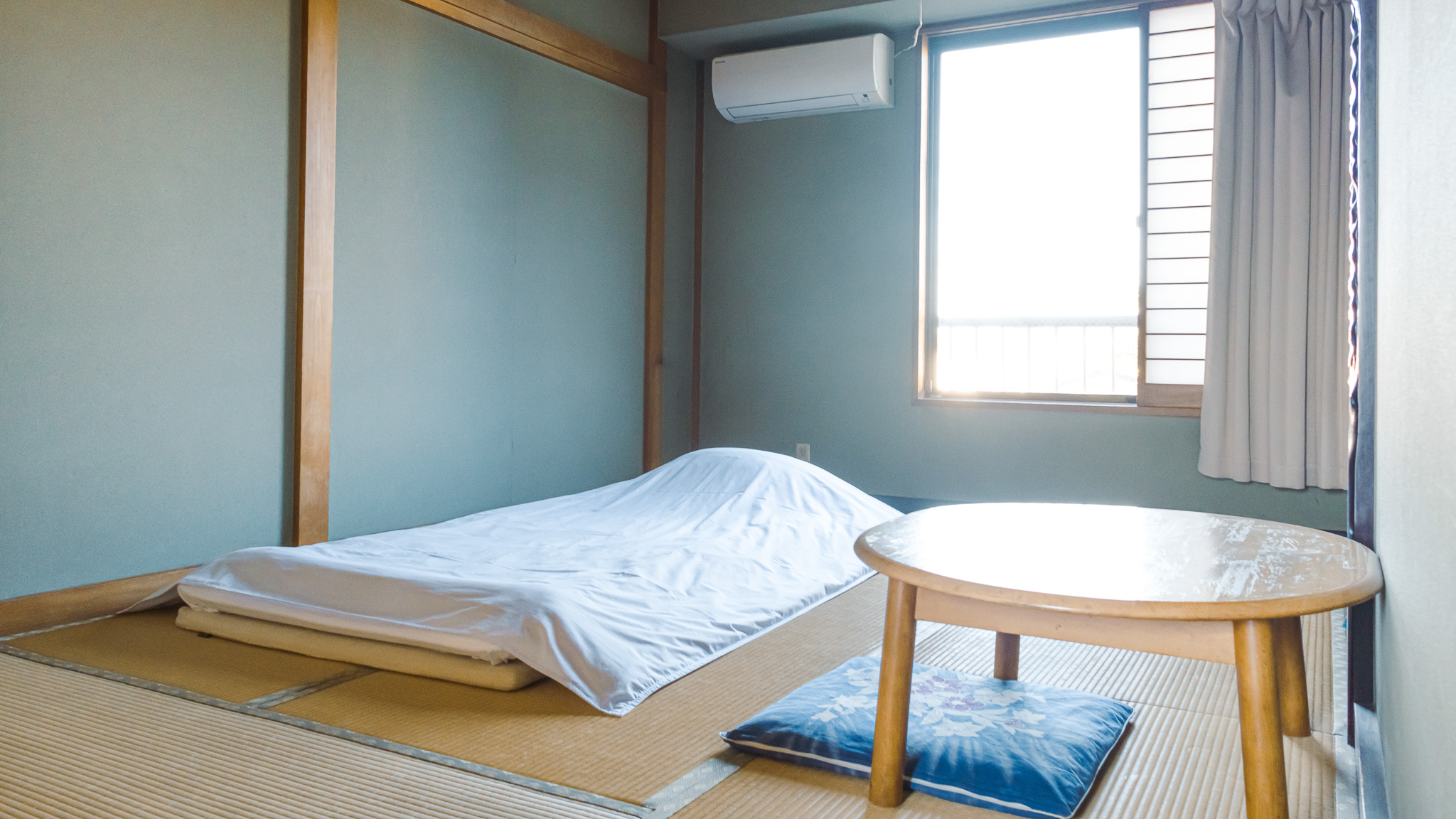 *和室一例/様々なお部屋をご用意しています。どこに泊まれるかはご来館時のお楽しみ。