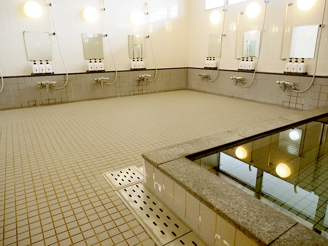 大浴場（シャンプー・ボディーソープ・コンディショナーが付いております。）