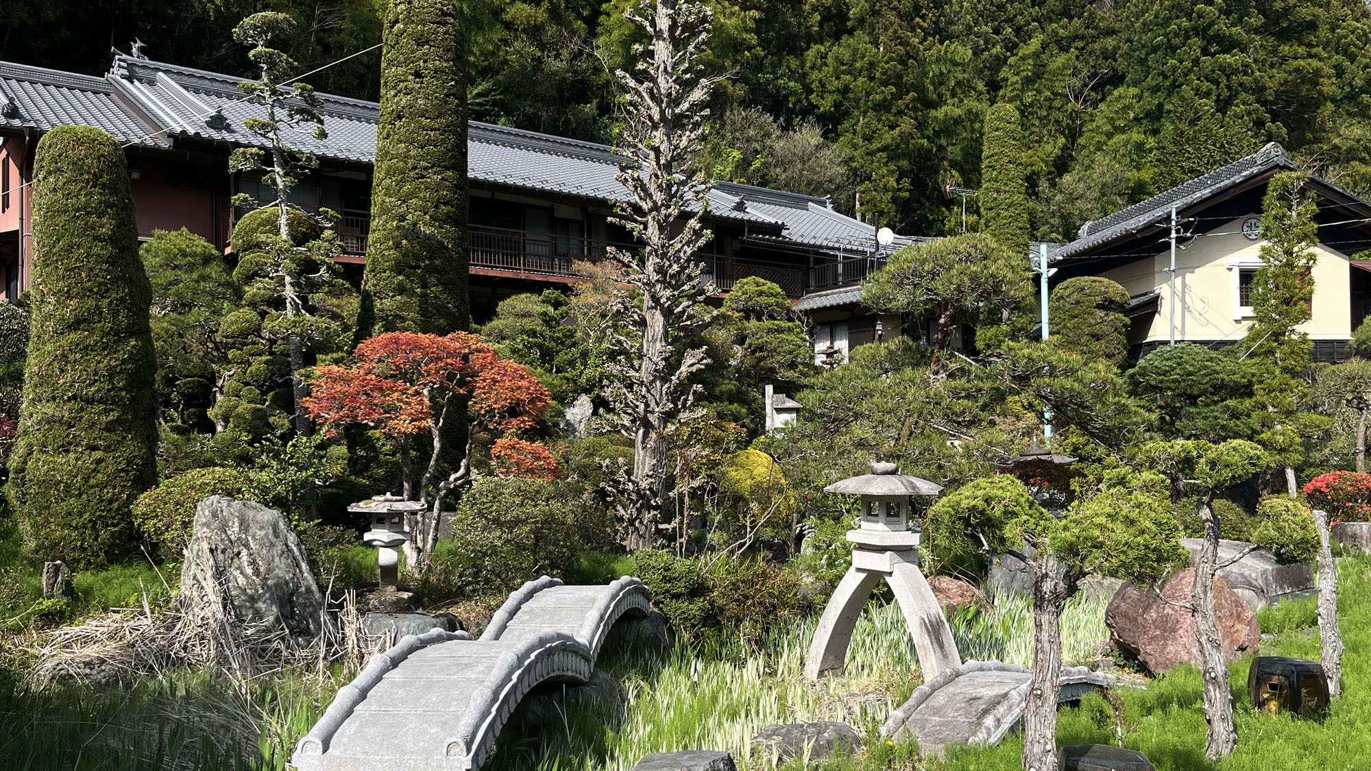 【その他】やしき自慢の日本庭園です*