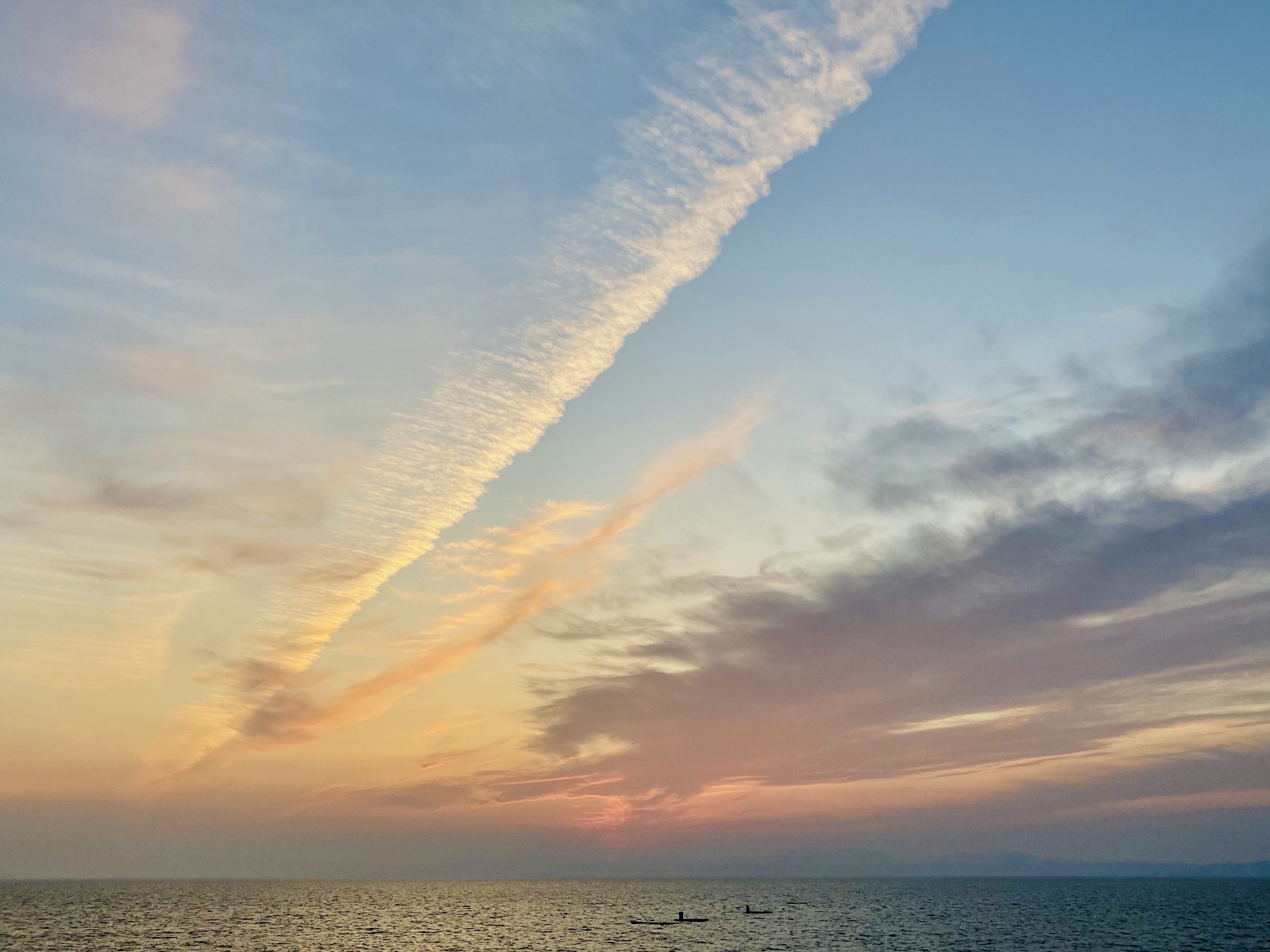 お部屋からの夕日です♪小浜温泉は海に沈むきれいな夕日で有名です♪お部屋からひとりじめできちゃいます♪