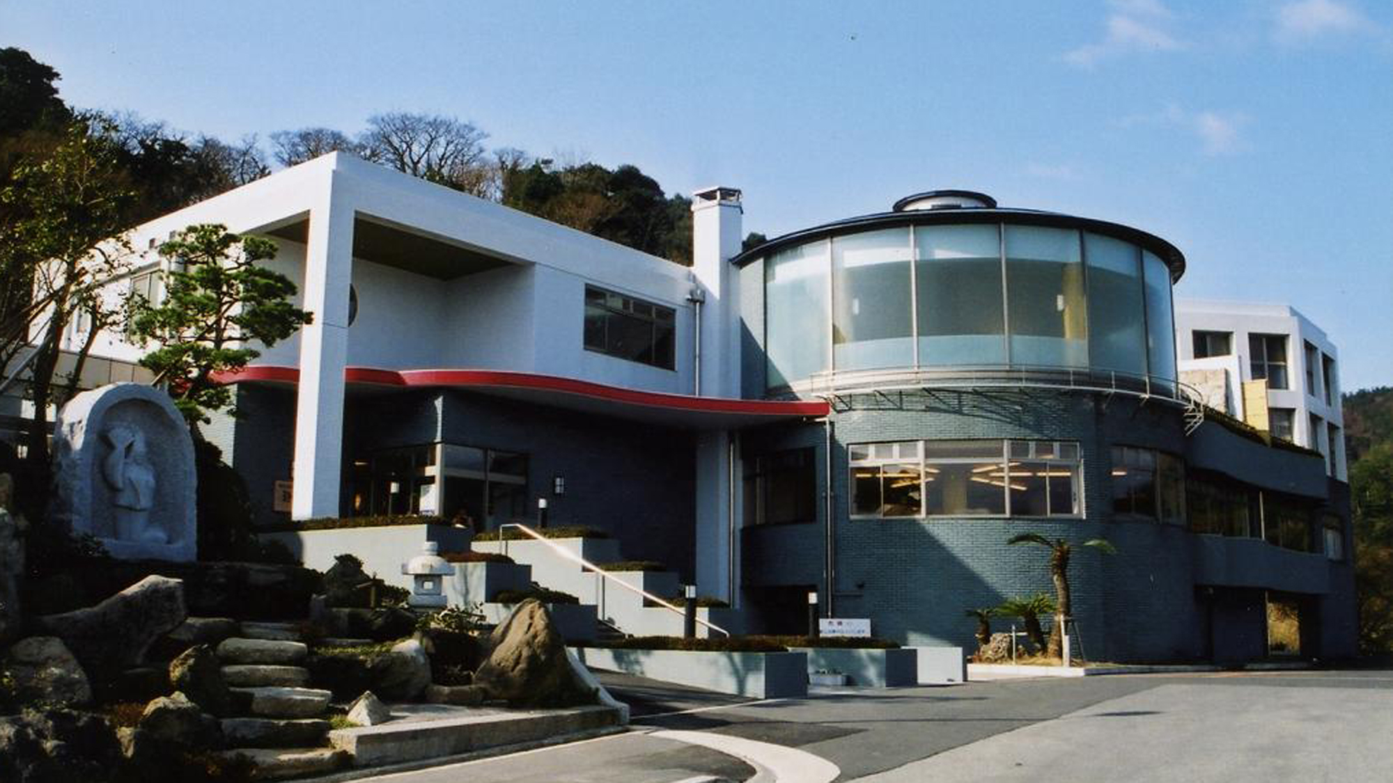 静の里（外観）