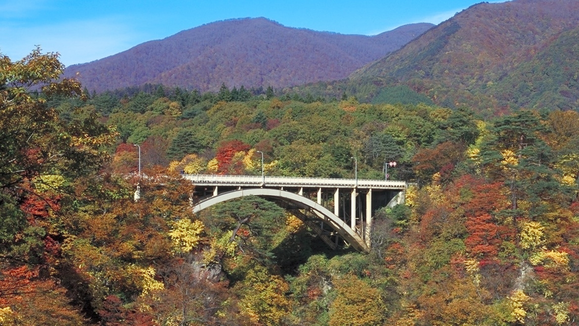 【紅葉狩りへ行こう】紅葉の名勝「鳴子峡」まで約6分！絶景トリップ♪食事・アメニティ無のセルフプラン
