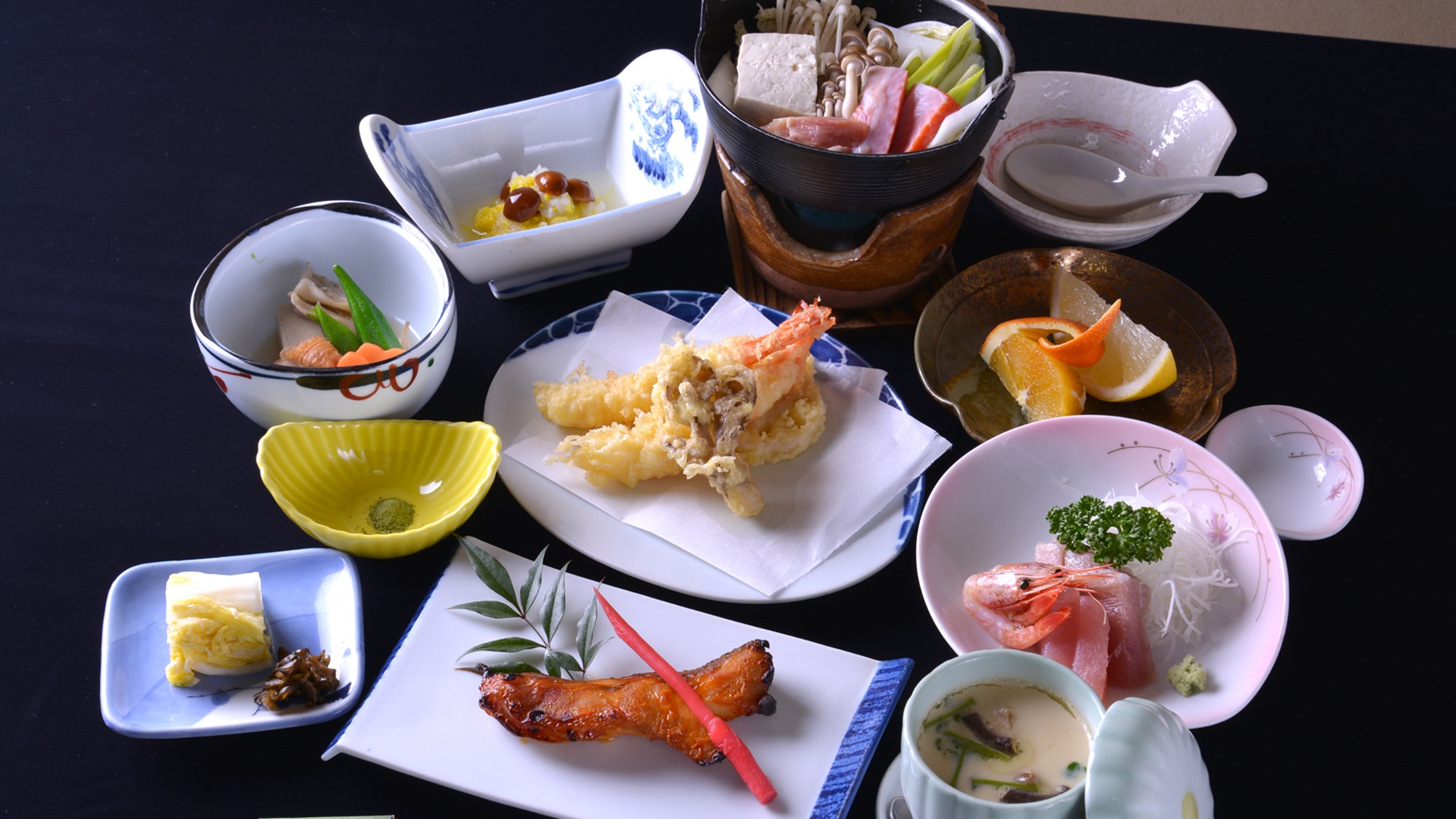 *お夕食一例（グレードアップ）/地元の食材を活かした郷土の味わいをごゆっくりご賞味下さい。