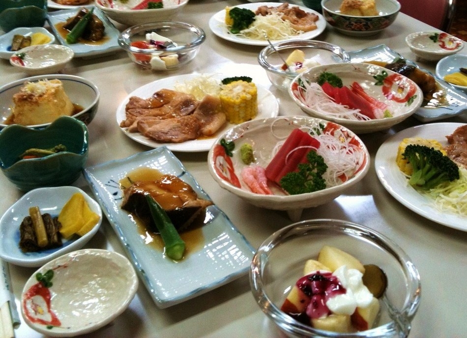 【夕食付】夜の食卓であたたまる夕食付プラン