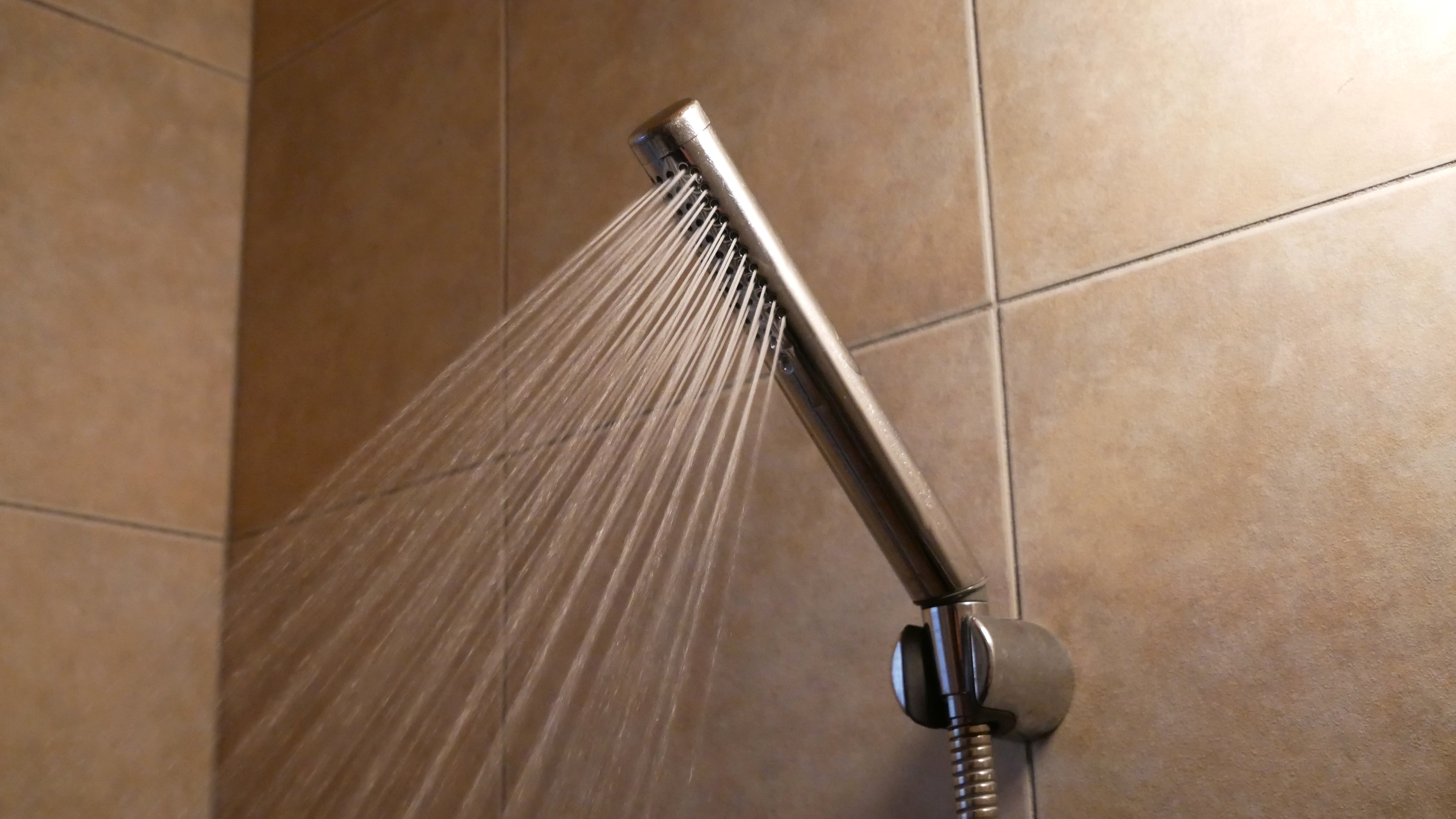 寛ぎの客室『さくら・もも』シャワールームシャワー