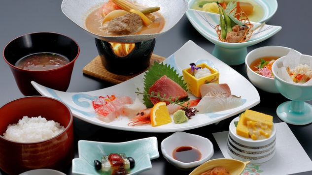 【日帰り／0泊2食】1日をゆっくり楽しむ昼食・夕食付プラン！温泉とお部屋のご利用で心身を癒す贅沢休暇
