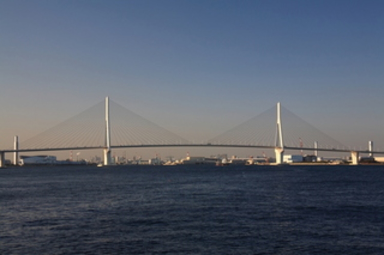 首都高速湾岸線　鶴見つばさ橋です