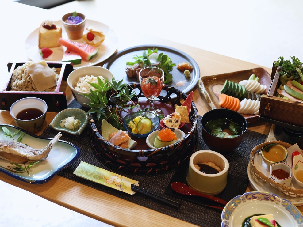 【グレードアッププラン】全10品夕食＆朝食付き〔オールインクルーシブ〕