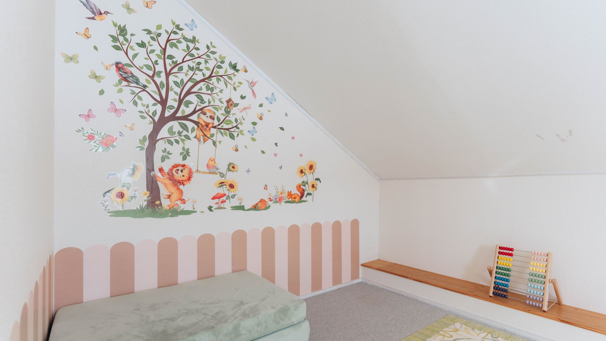 ツイン＋屋根裏部屋《３名布団》【バストイレ付】