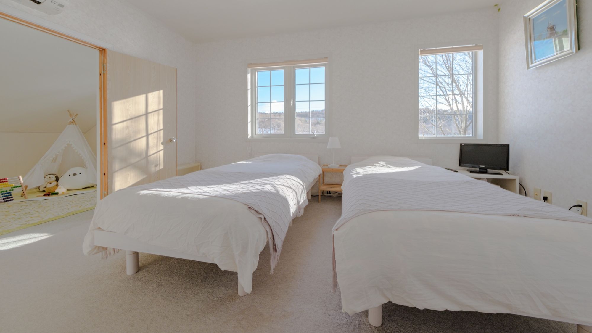 ツイン＋屋根裏部屋《３名布団》【バストイレ付】