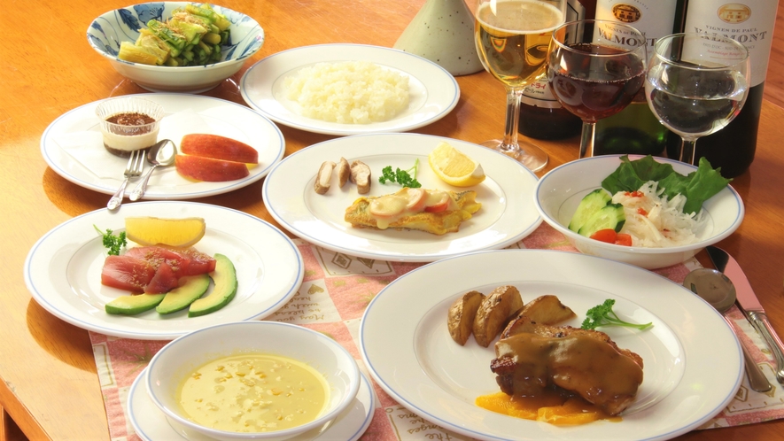 【夕食】全体　夕食一例。スタンダードプランのお料理イメージです。