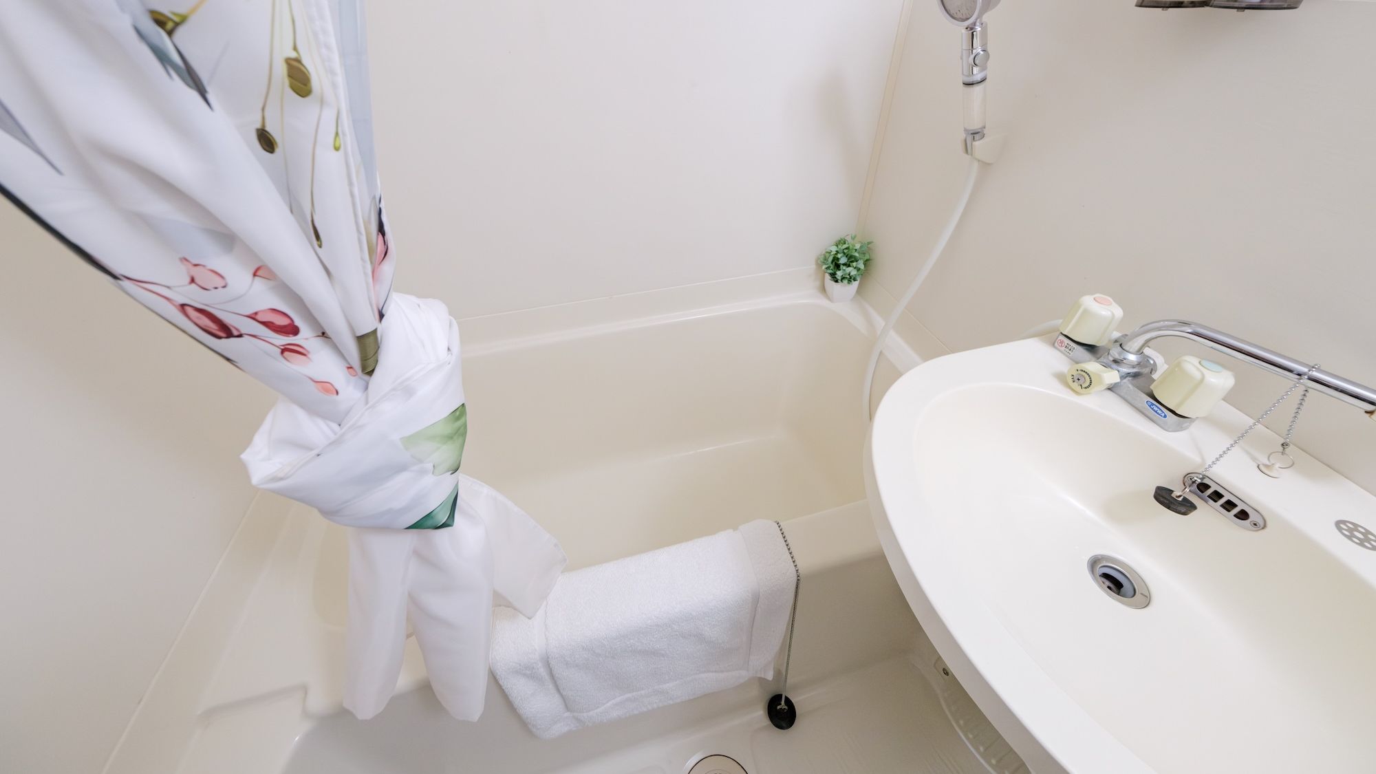 各部屋（バス・トイレ付き）