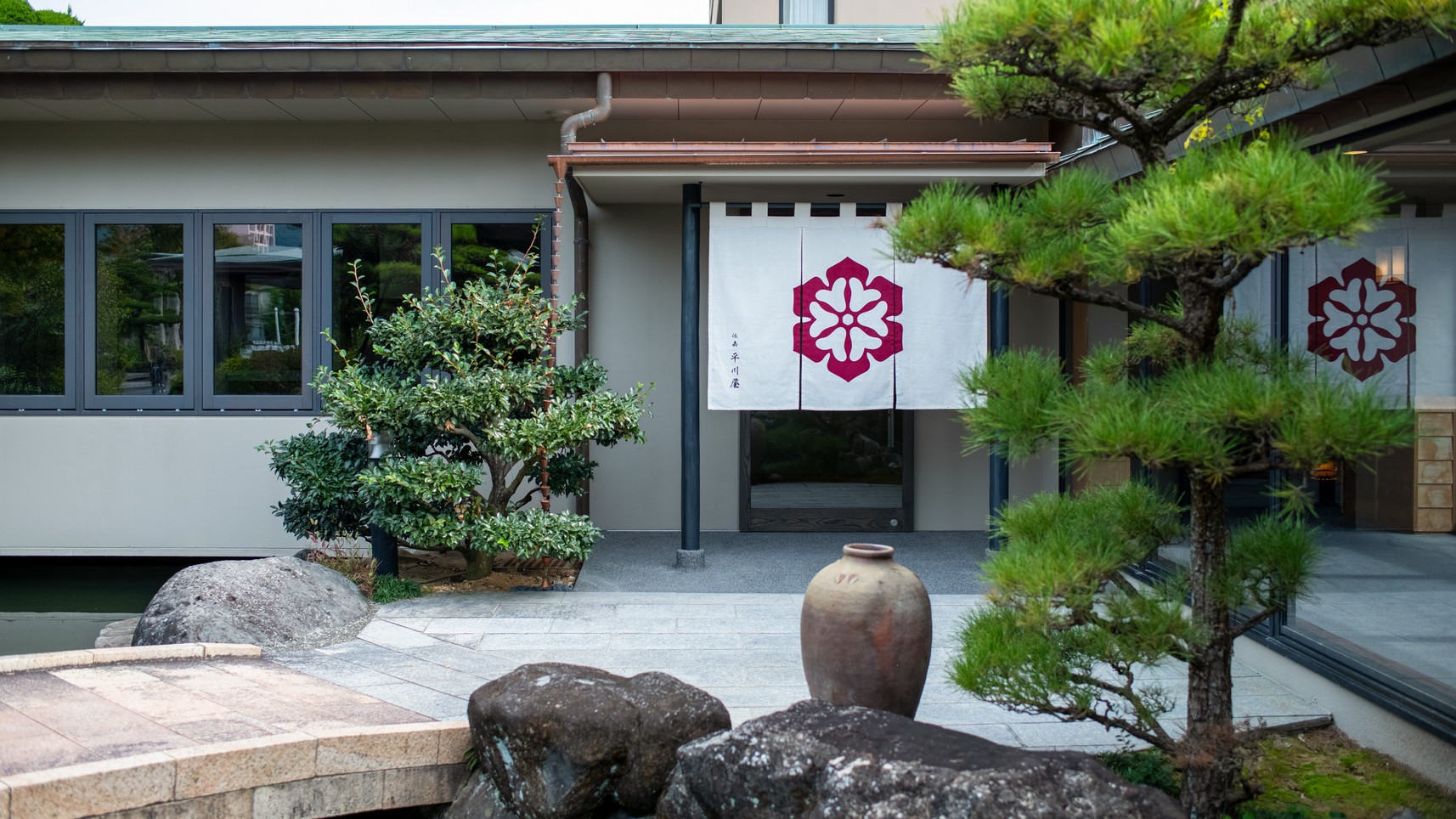 佐嘉平川屋入口