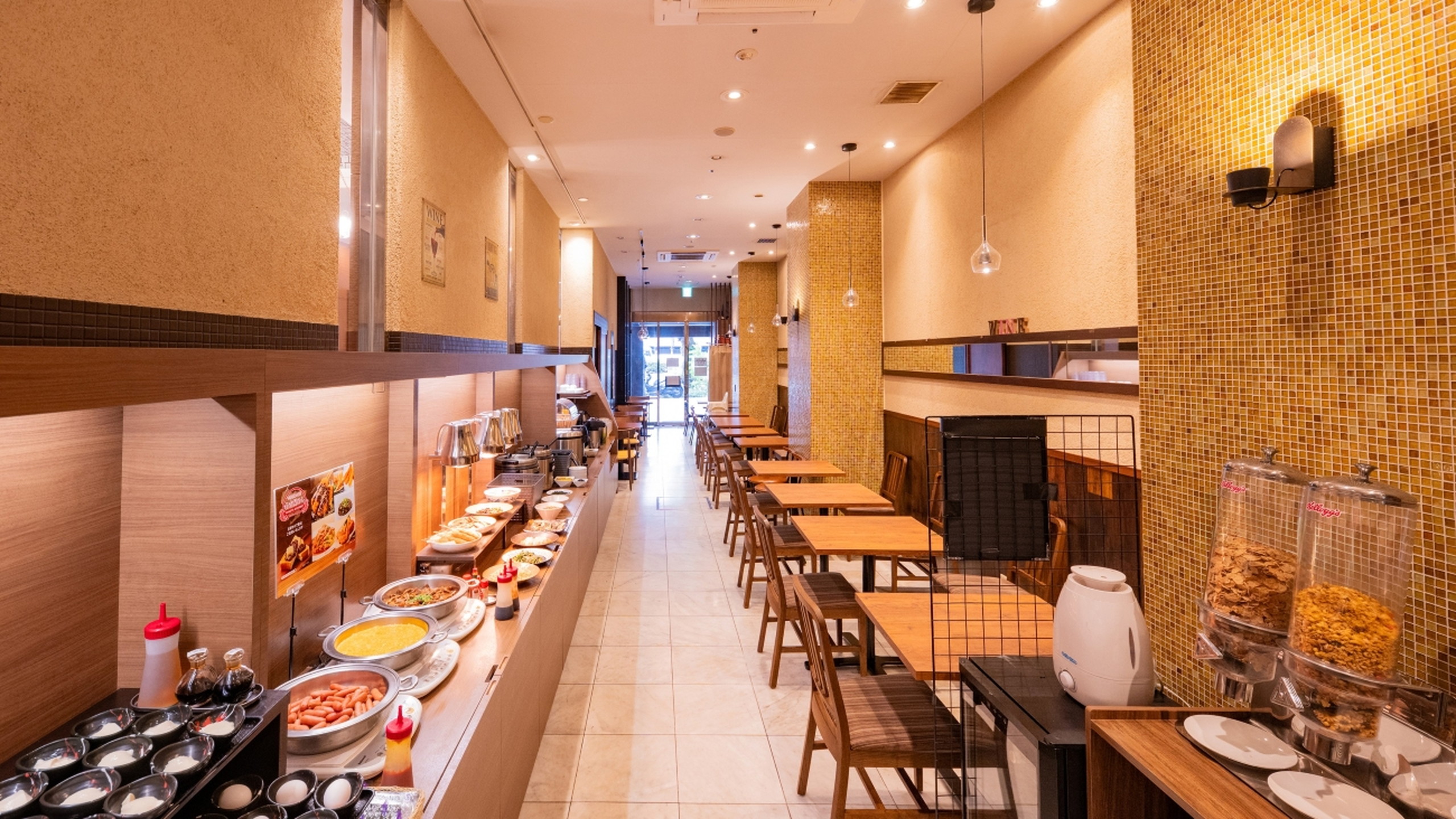 レストラン店内（朝食）