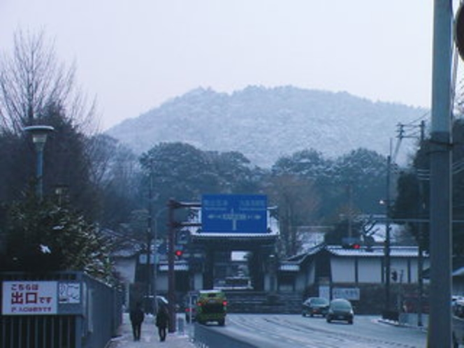 雪の東山