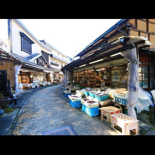 麻釜近くのレトロなお土産屋さん