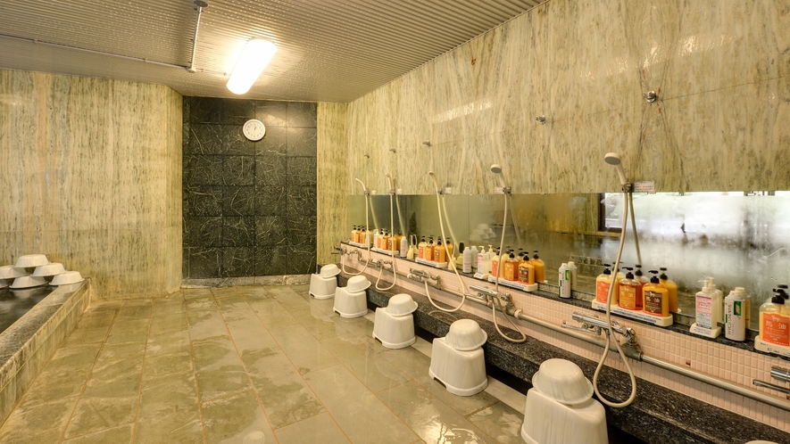 *【大浴場（男湯）】広々したスペースで、清潔な環境を心掛けております。