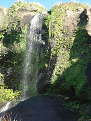 ホヤ石の滝