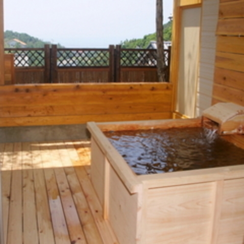 【お風呂】天然温泉掛け流しの客室露天風呂