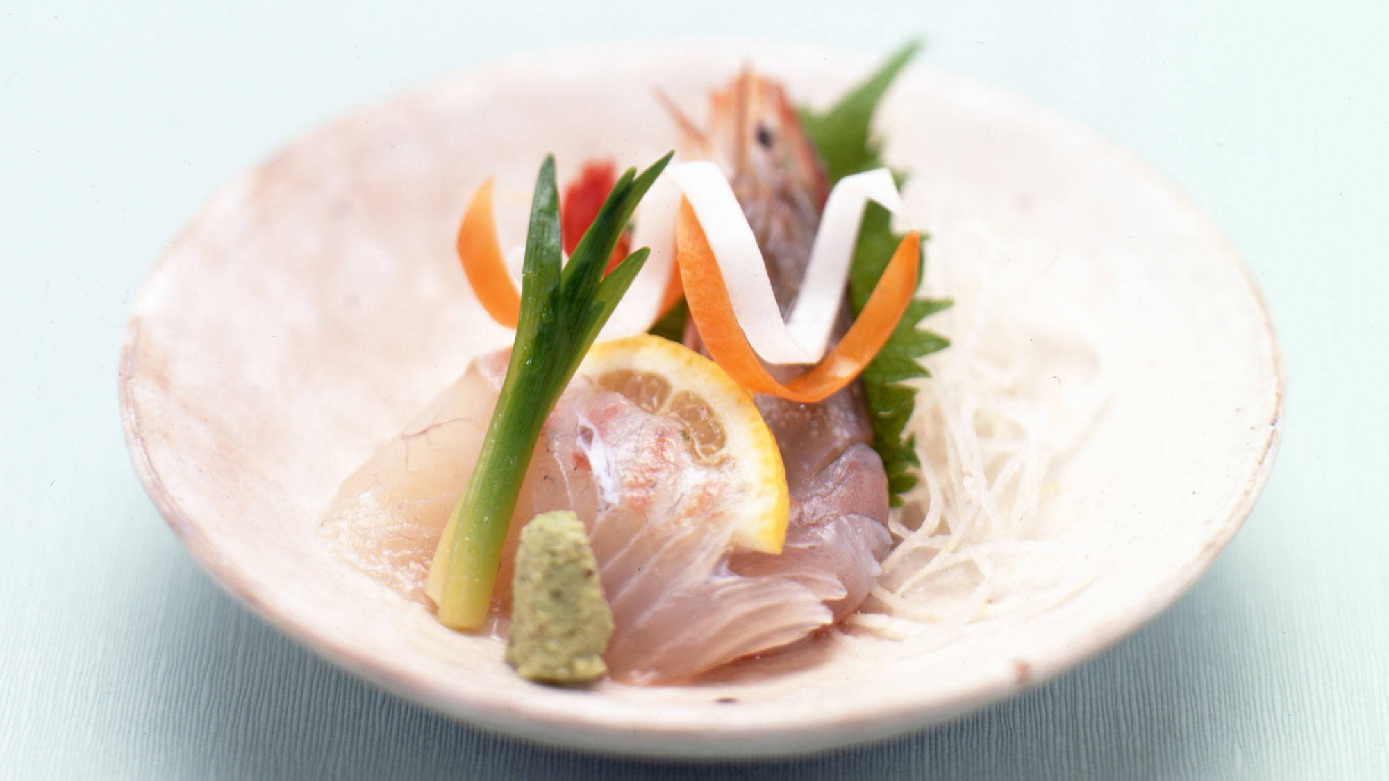 *夕食一例／季節ごとに考えられたメニュー。オーナーが手間暇かけてお作りします。