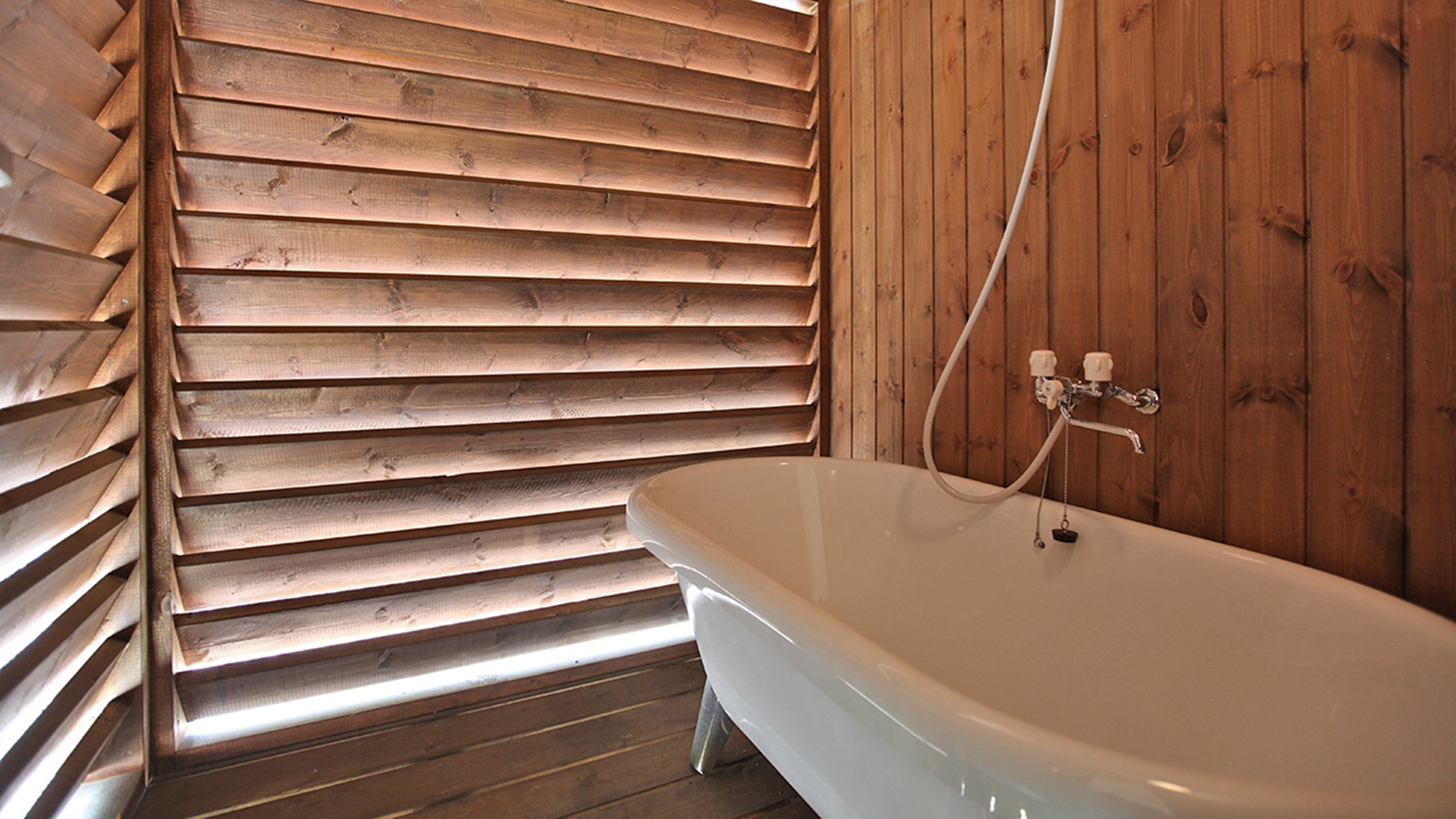 *【9棟・10棟・14棟・15棟（和モダン）】外風呂