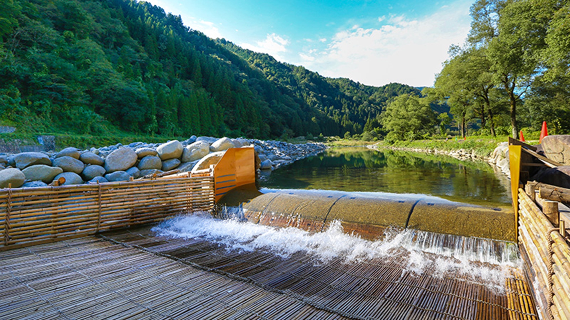 *【周辺観光】天然 鮎やな「和み舎せせらぎ」