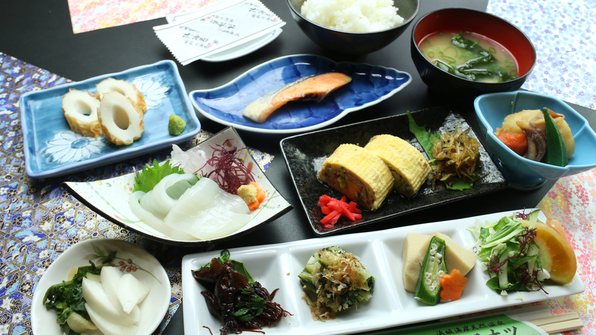 【一泊朝食付プラン】栄養満点な和朝食をご用意☆浜坂温泉でゆっくり 《チェックイン20時までOK》