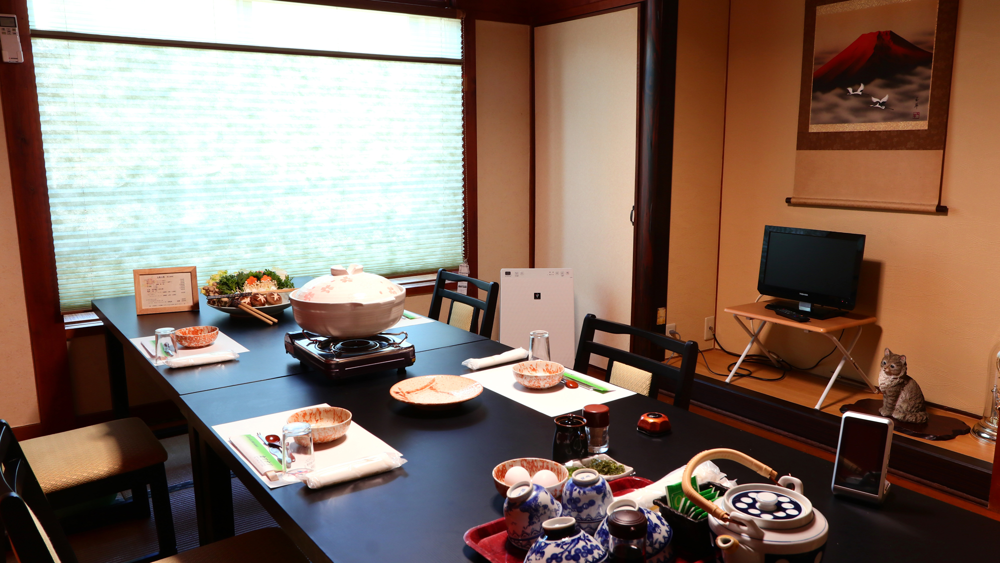 個室お食事処。ごゆっくりとお食事をお楽しみいただけます