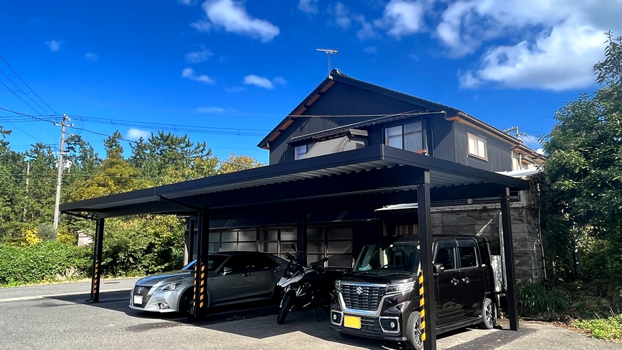 駐車場リニューアル！屋根を設置致しました。雨・雪除けに◎