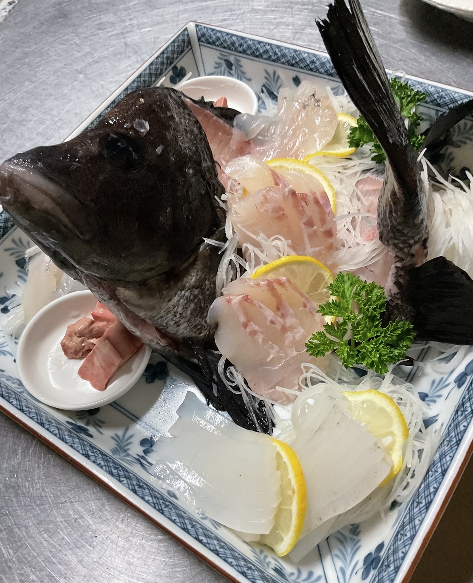 【スタンダード】【地元食材】新鮮地魚料理と人気の大きいエビフライが付いた1泊2食付プラン　ペット可