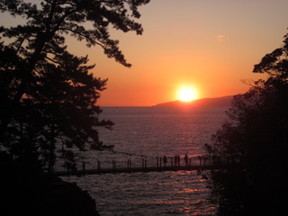 吊り橋からの日の出風景