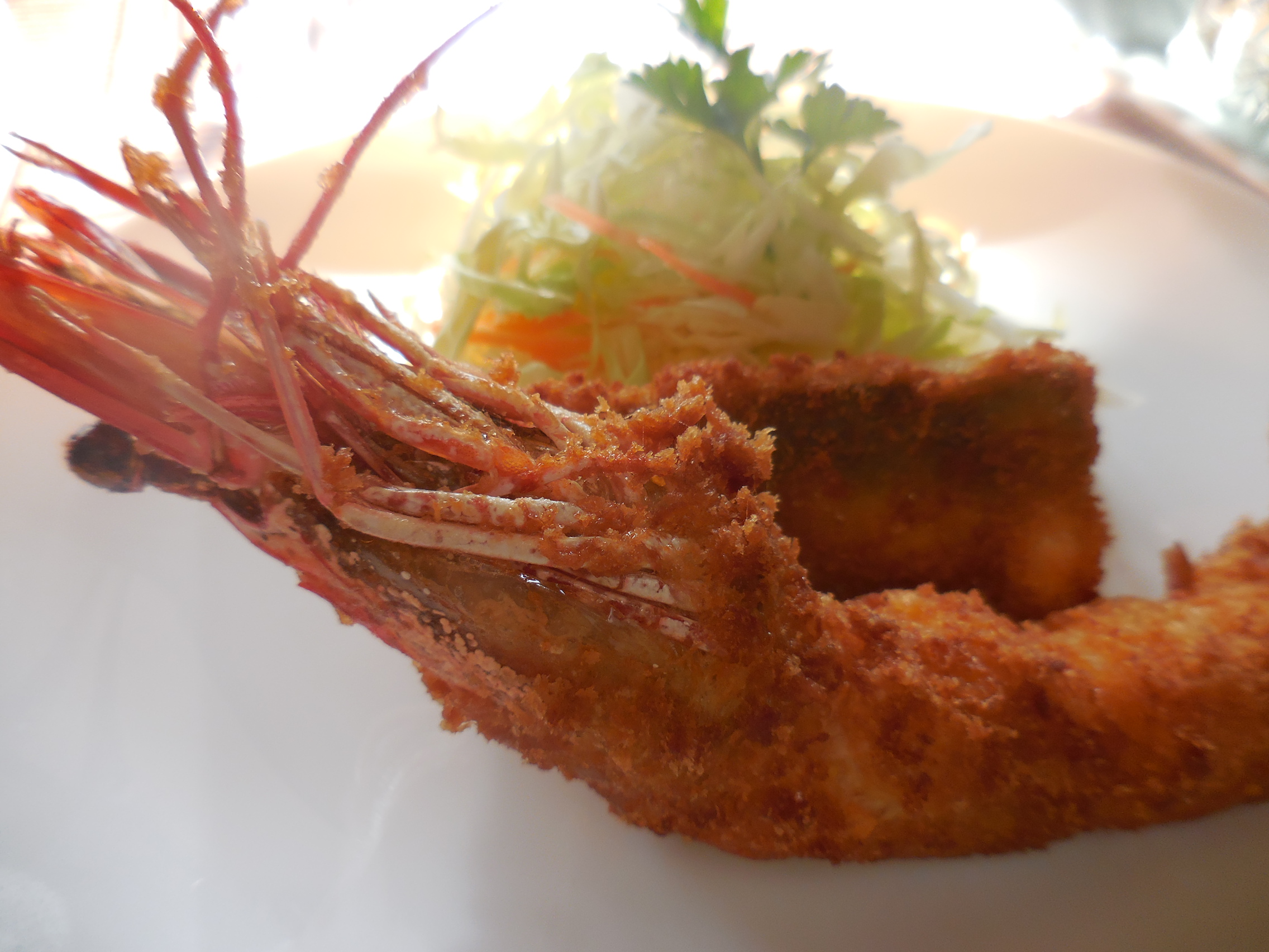 メインのエビフライと地魚フライ