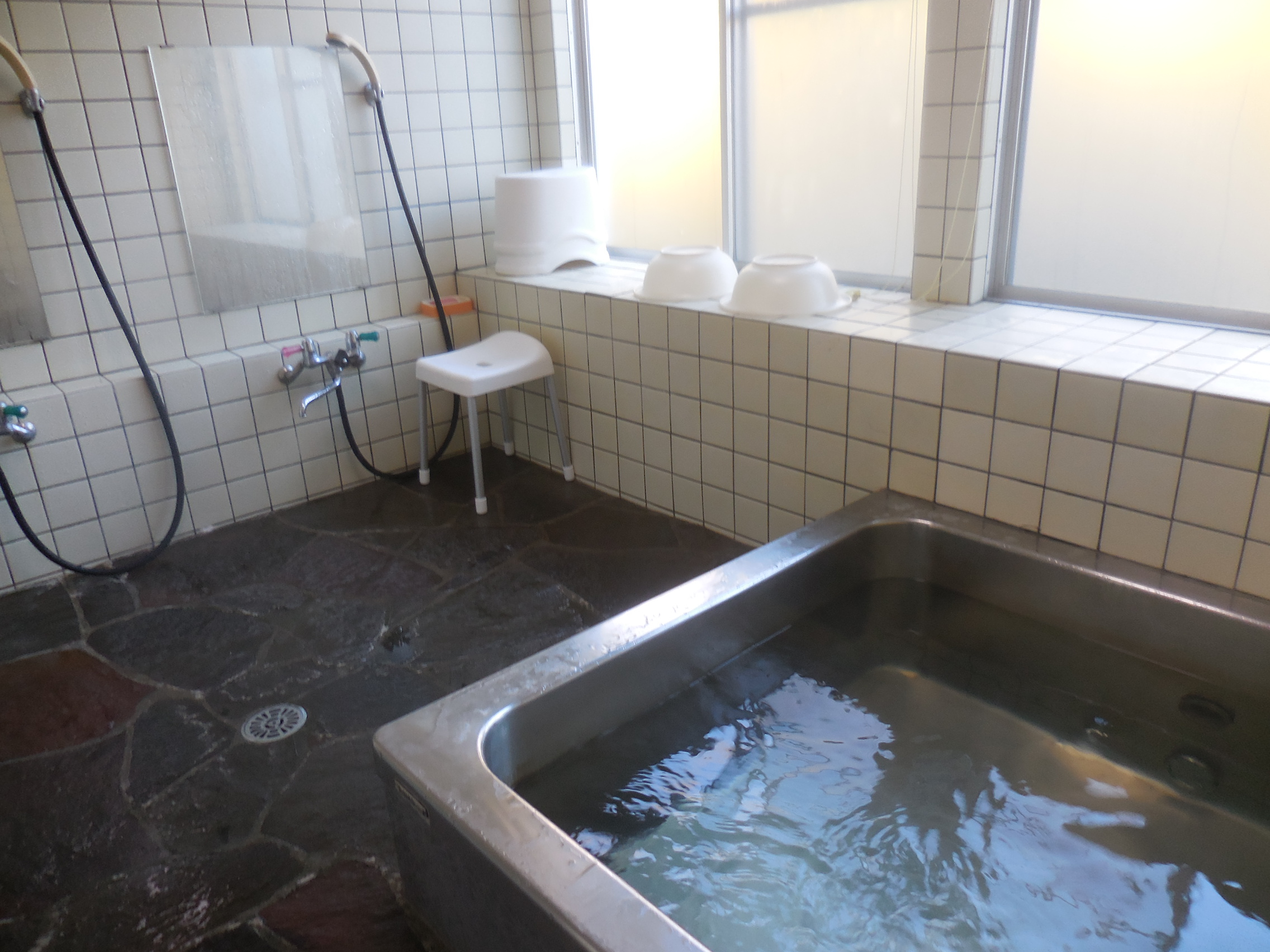 館内の家族風呂は２４時間ご入浴できます。【貸切風呂】