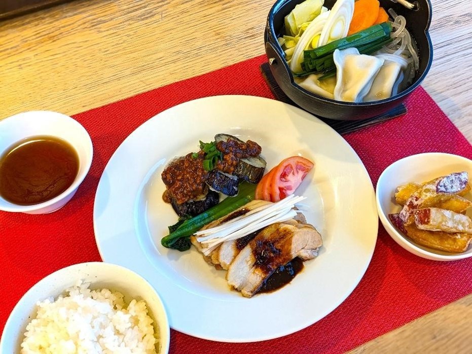 四川風・雲白肉（ウンパイロウ）と、もちもち水餃子鍋の「京の中華御膳」