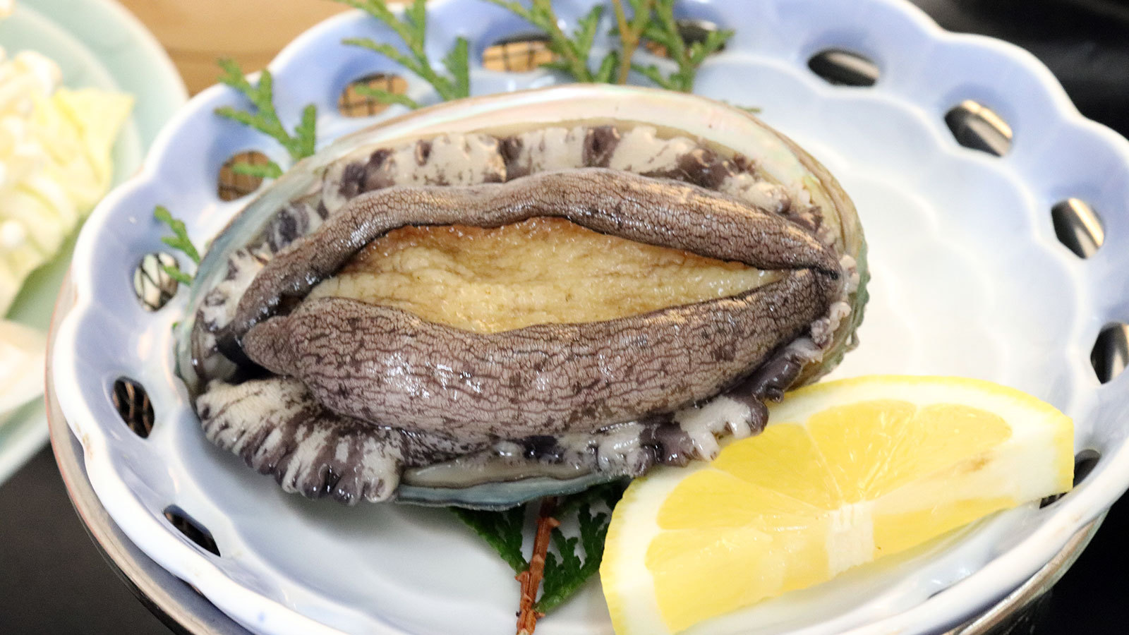 【NEW祝い旅】寿きグルメ食材！アワビ踊焼きがお一人様1個付き！伊勢海老・祝い魚と旬のお刺身盛合せ