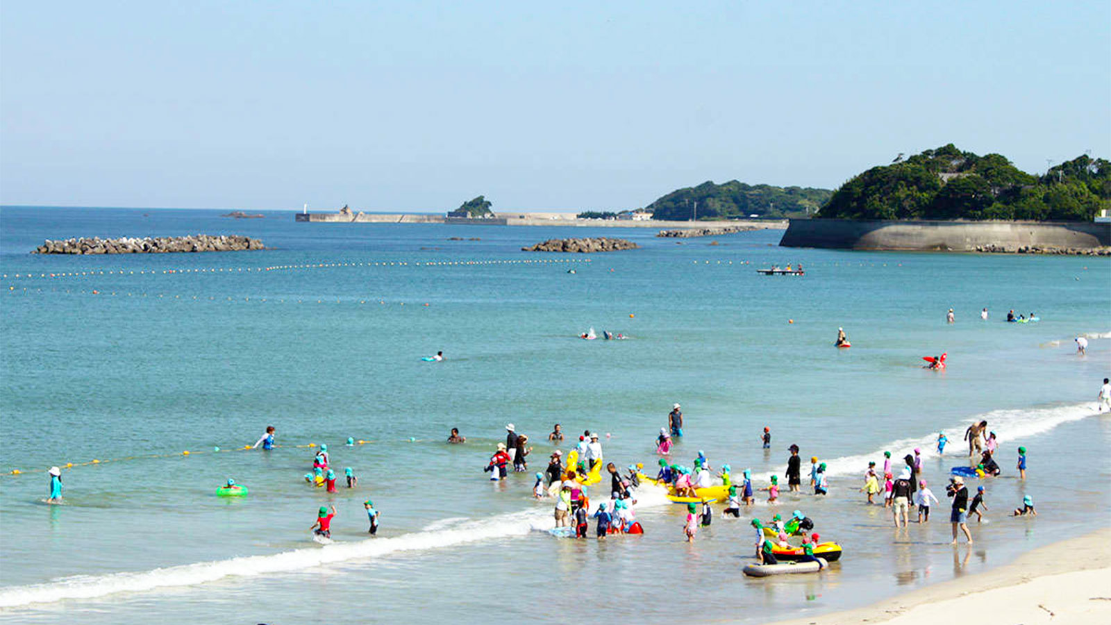 沙都邑の前は国府白浜海水浴場