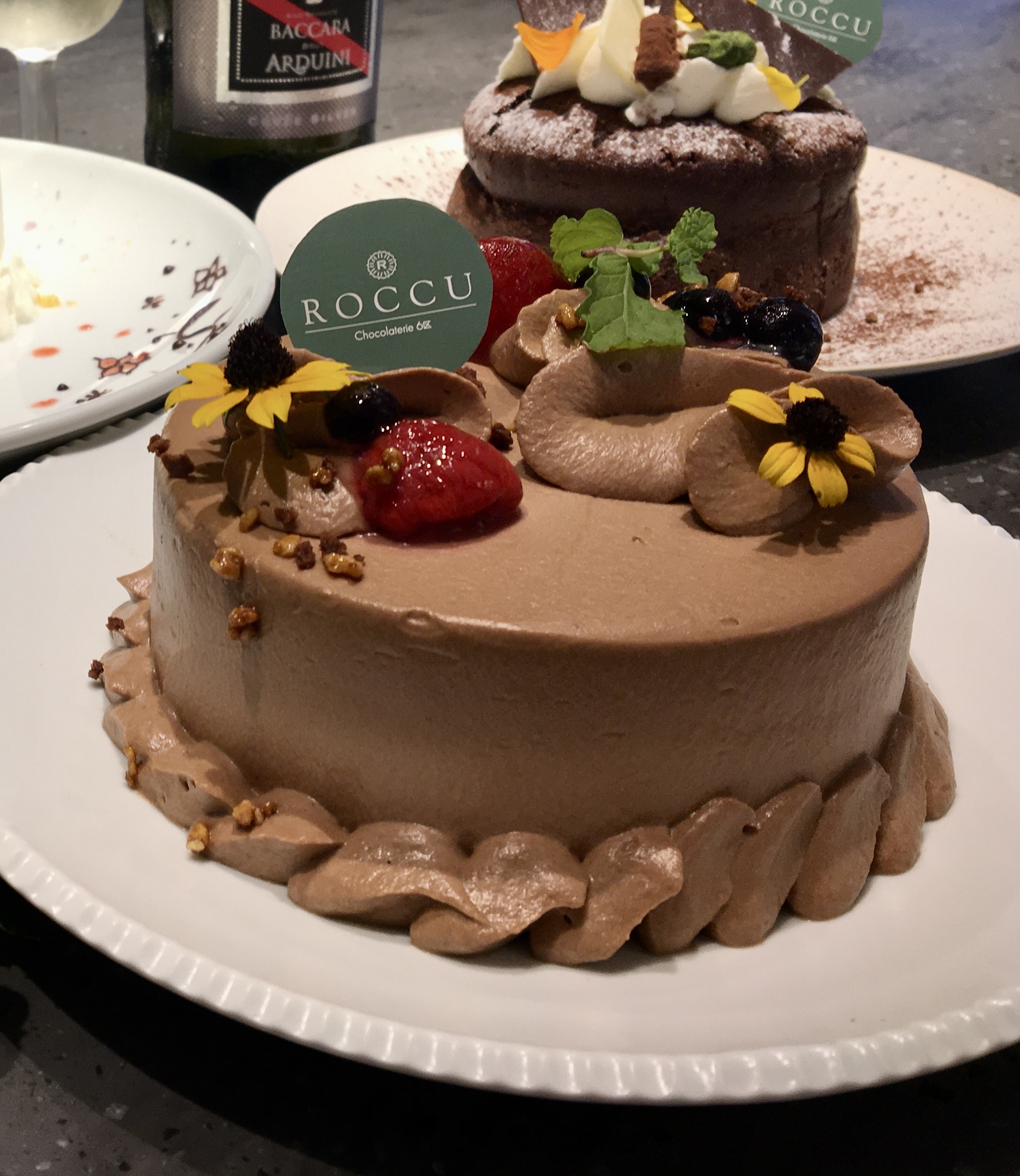 チョコレート専門店ROCCUが手掛けるチョコレートケーキ