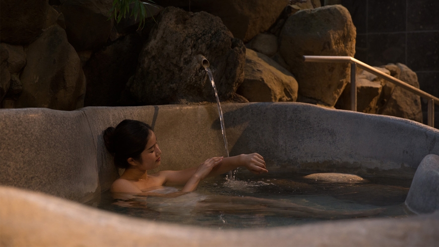 【大浴場｜熊野湯】露天風呂で日本三大美肌の湯を満喫