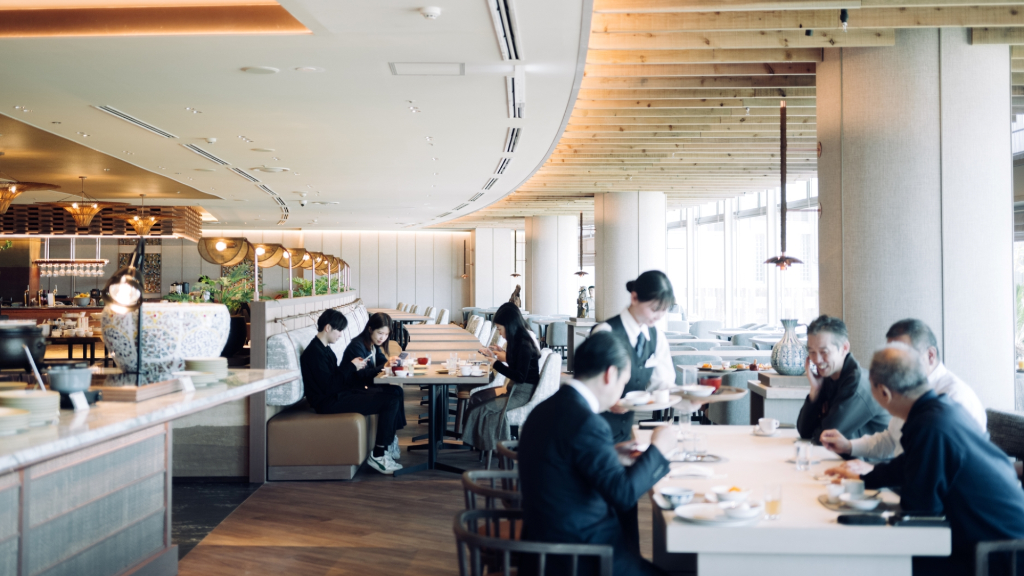 朝食：ブッフェ会場