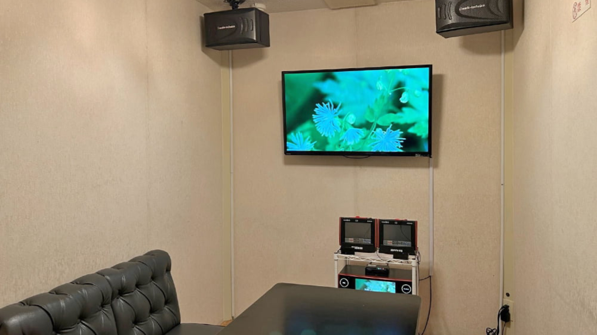 施設：カラオケルーム