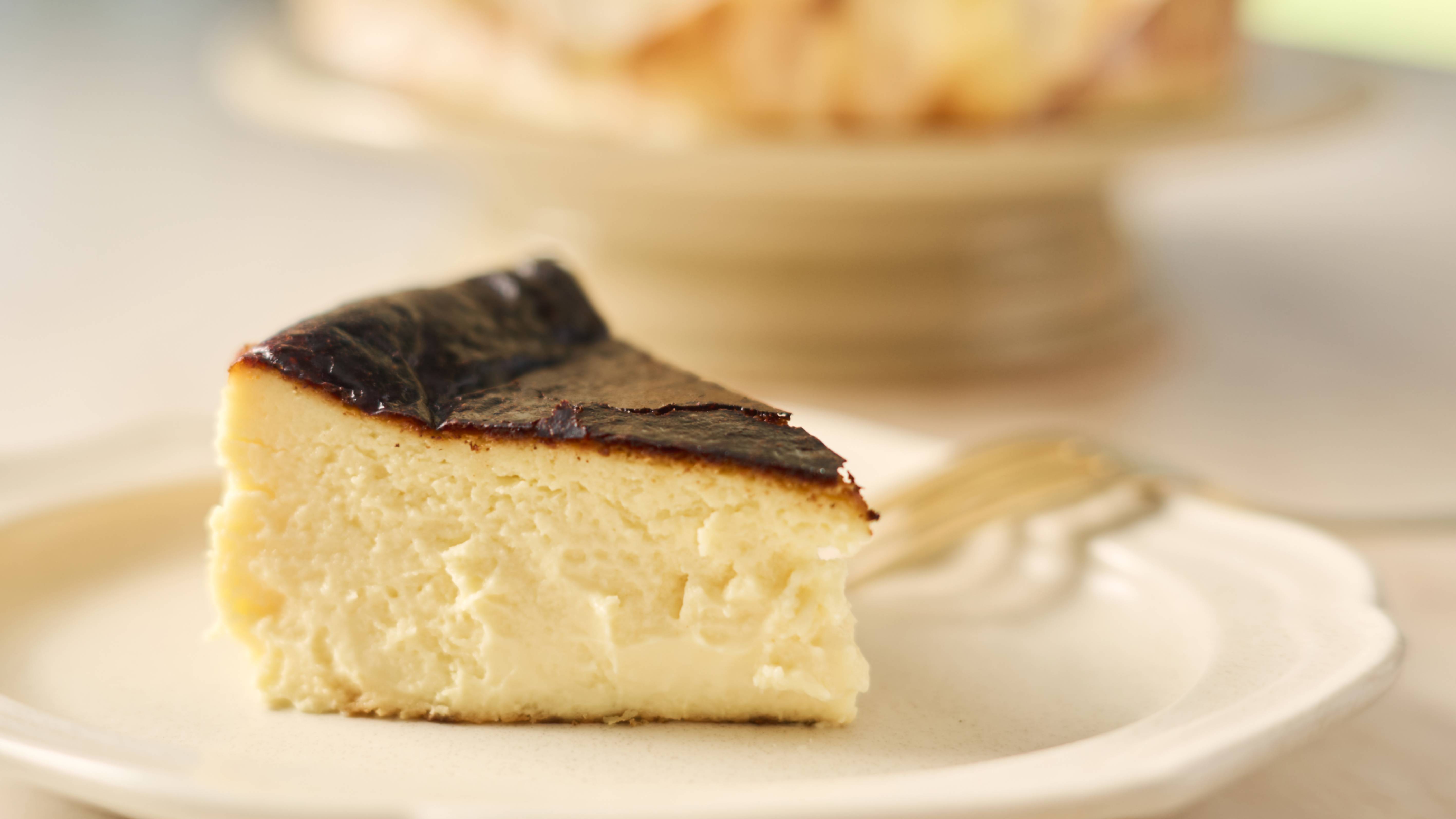 夕食：バイキング_バスクチーズケーキ