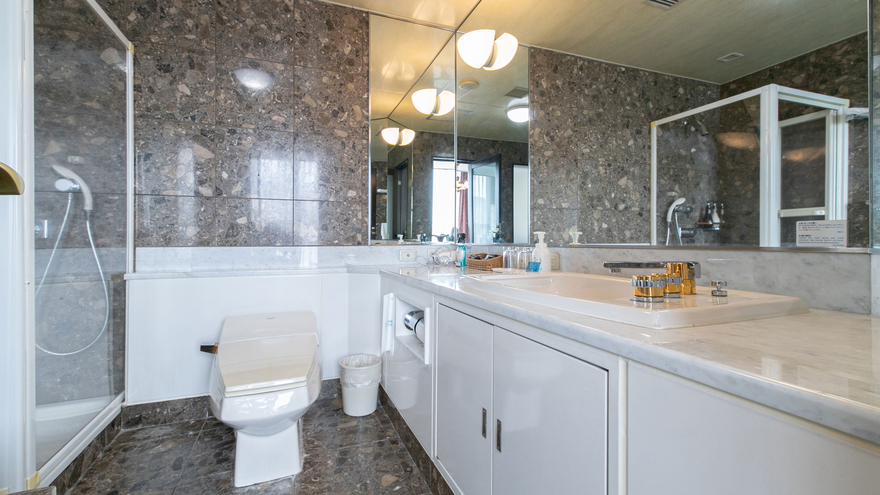 【喫煙】デラックスツイン（ラグジュアリーツイン）